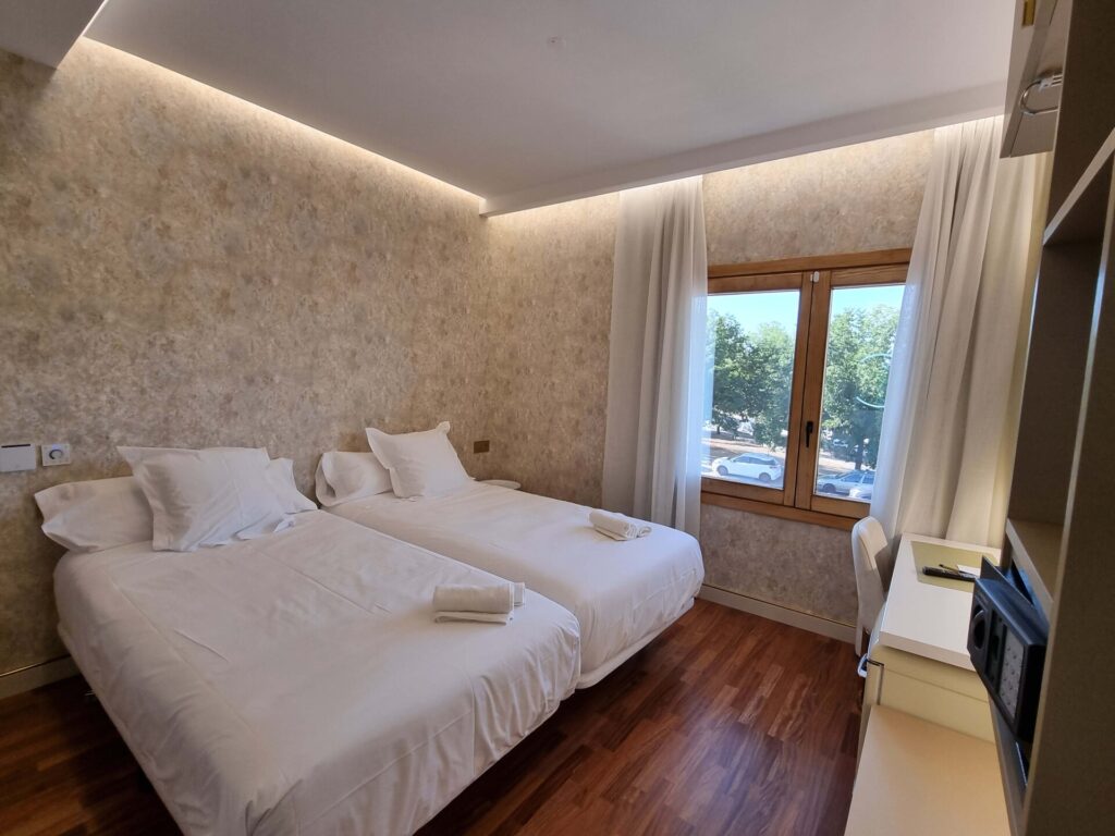 varwwwvhostsaviratodesign.comhotelboutiquemirasierra.com .aviratodesign.comwp contentuploads21.jpg